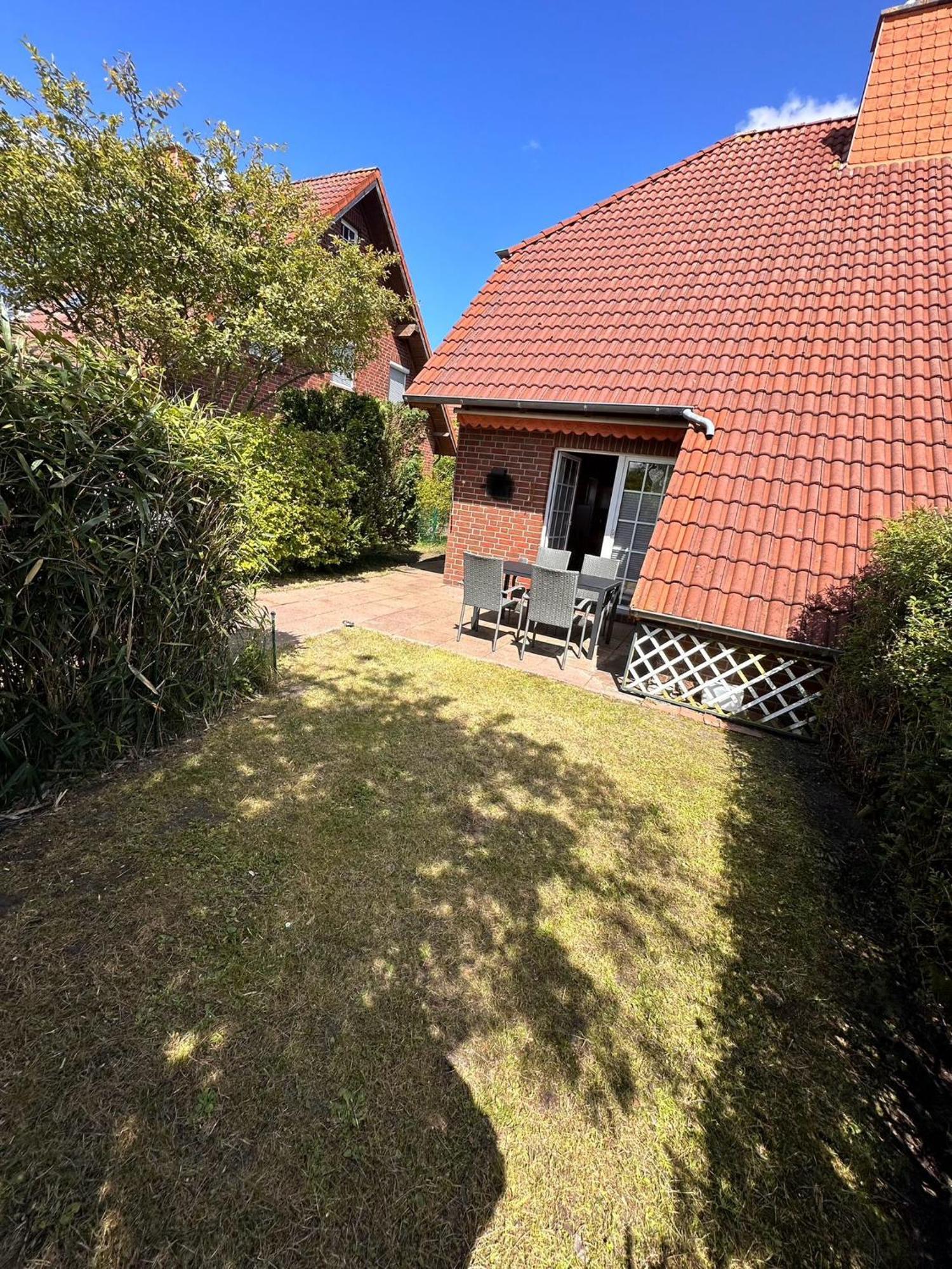 Strandhaus Nina - Ferienhaus Hooksiel Exterior photo
